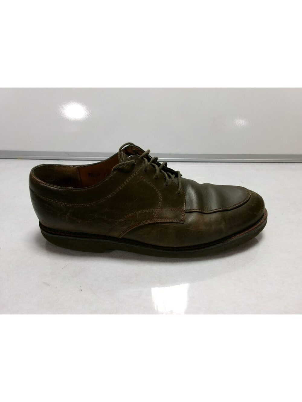 L.L.Bean Men's Brown Leather Oxford Shoes Size 9.5 D Vibram Sole